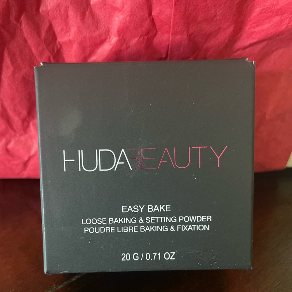 Huda Beauty Easy Bake Loose Baking & Setting Powder - Cherry Blossom